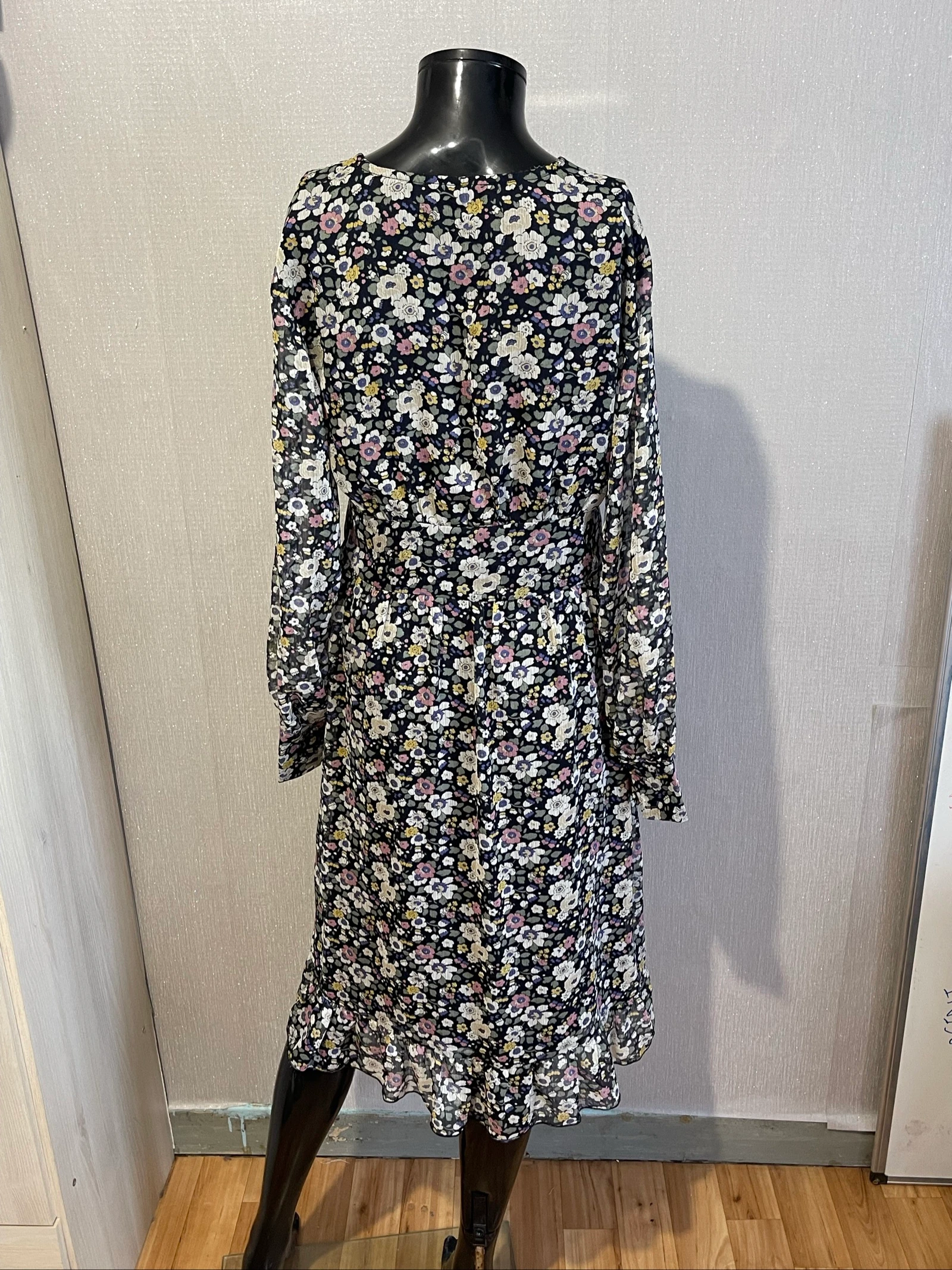 Mooie gebloemde jurk 100% polyester maat M – photo 5
